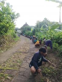 Warga Padukuhan Pulengelo Laksanakan Kerja Bakti Rutin Jumat Kliwon